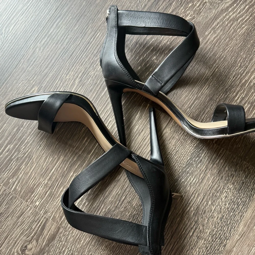 Kenneth Cole Brook Cross Sandal Leather Strappy Heels Size 8M - Picture 9 of 10